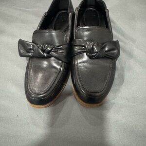 Just Fab Black Loafers with Bow Detail size 6 EUC